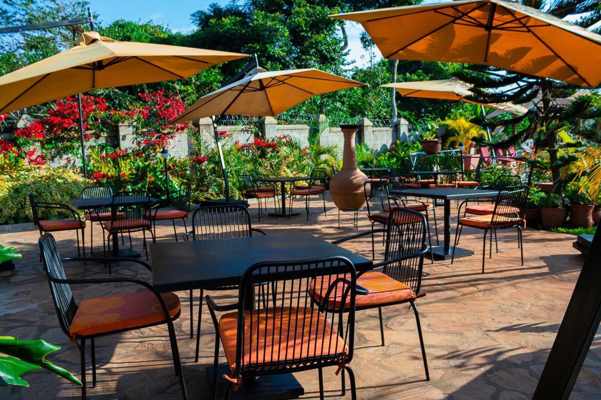 The Lakeside Entebbe Bagian luar foto